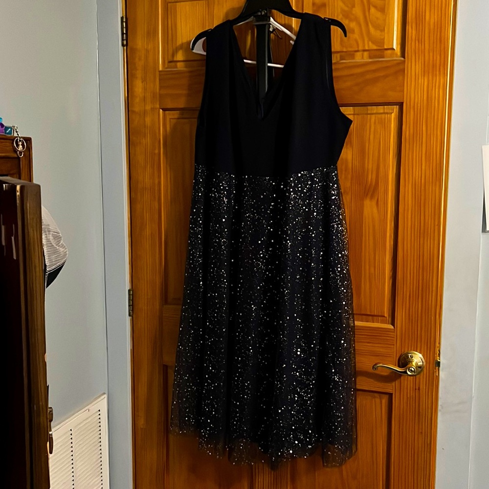 Royal blue dress size 3XL very flattering!